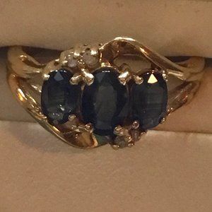 10K YELLOW GOLD THREE OVAL SAPPHIRES WITH DIAMOND ACCENTS SIZE 5.5